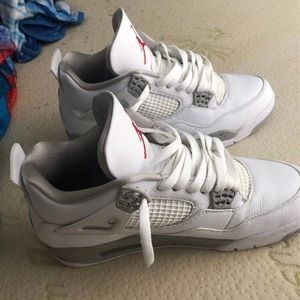 These are 9 in a half they are Jordin’s 4/Oreos they are very clean